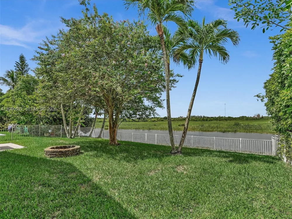 1208 NW 144th Ter Pembroke Pines, FL 33028