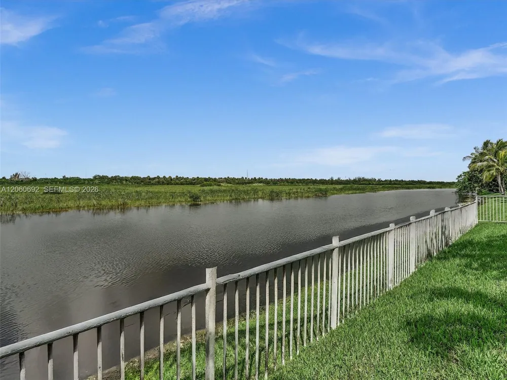 1208 NW 144th Ter Pembroke Pines, FL 33028