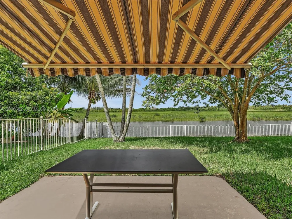 1208 NW 144th Ter Pembroke Pines, FL 33028