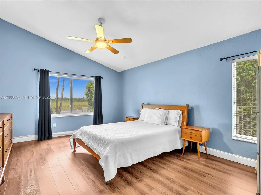 1208 NW 144th Ter Pembroke Pines, FL 33028