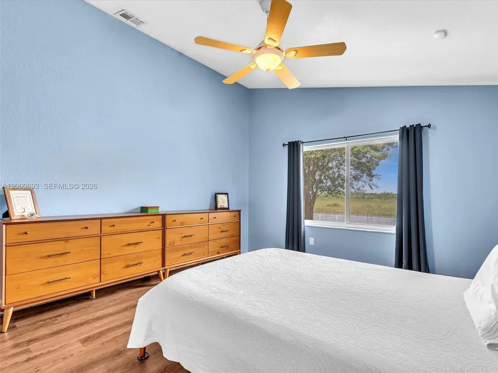 1208 NW 144th Ter Pembroke Pines, FL 33028