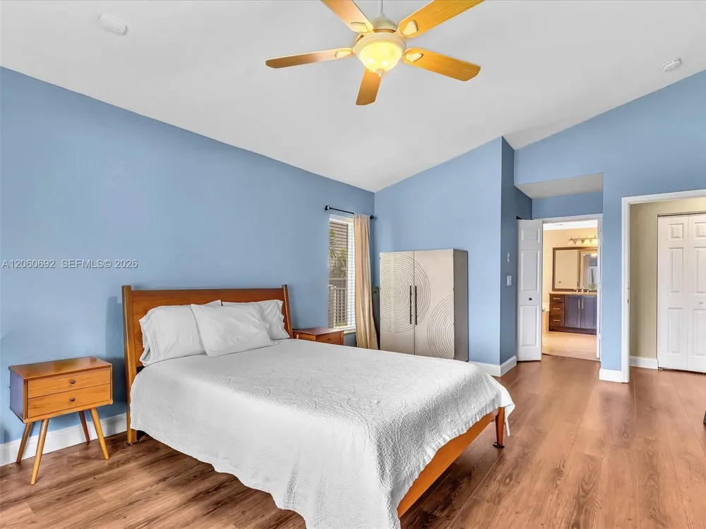 1208 NW 144th Ter Pembroke Pines, FL 33028