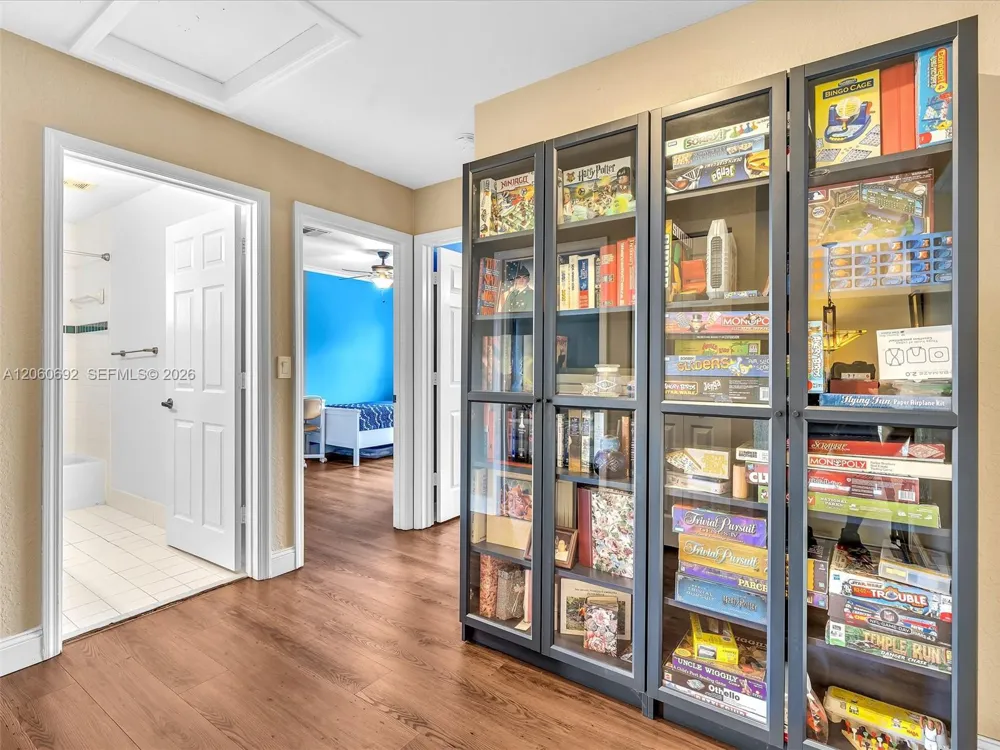1208 NW 144th Ter Pembroke Pines, FL 33028