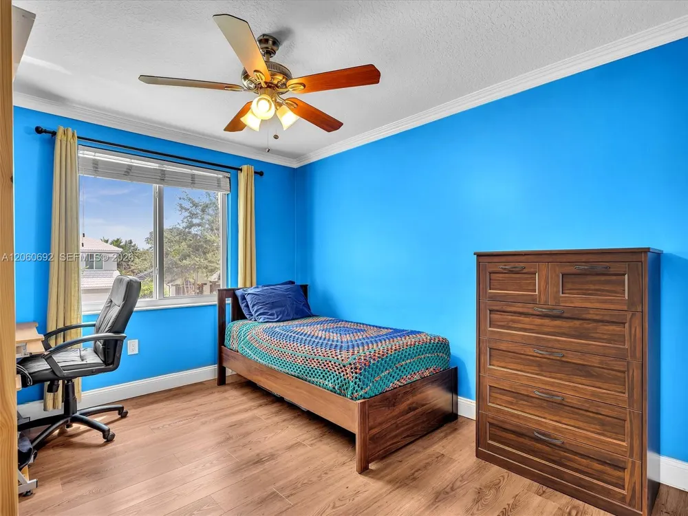 1208 NW 144th Ter Pembroke Pines, FL 33028