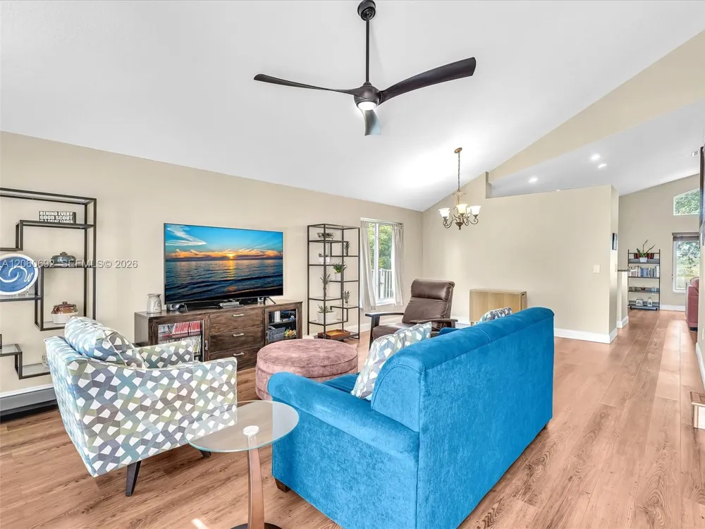 1208 NW 144th Ter Pembroke Pines, FL 33028