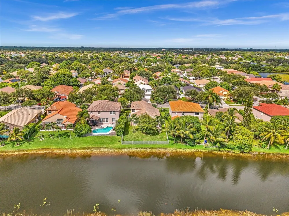 1208 NW 144th Ter Pembroke Pines, FL 33028