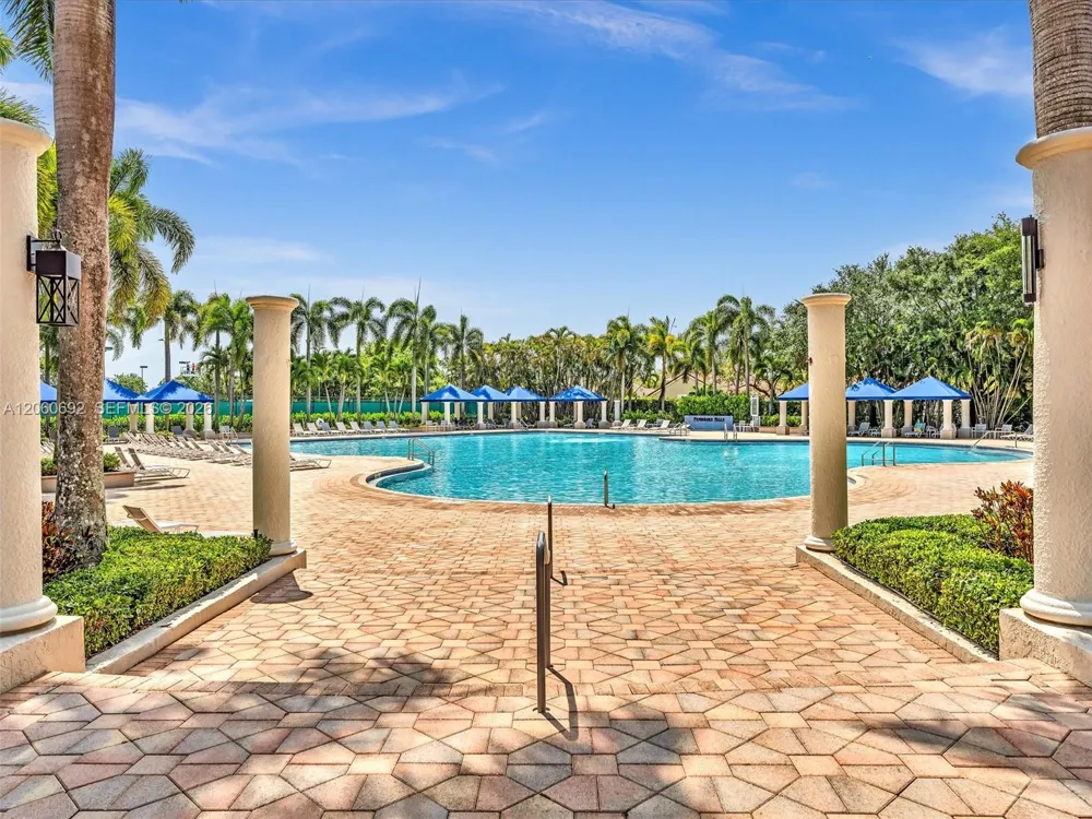 1208 NW 144th Ter Pembroke Pines, FL 33028