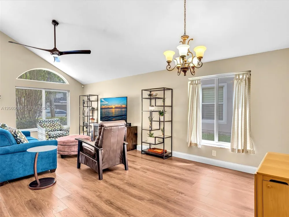 1208 NW 144th Ter Pembroke Pines, FL 33028
