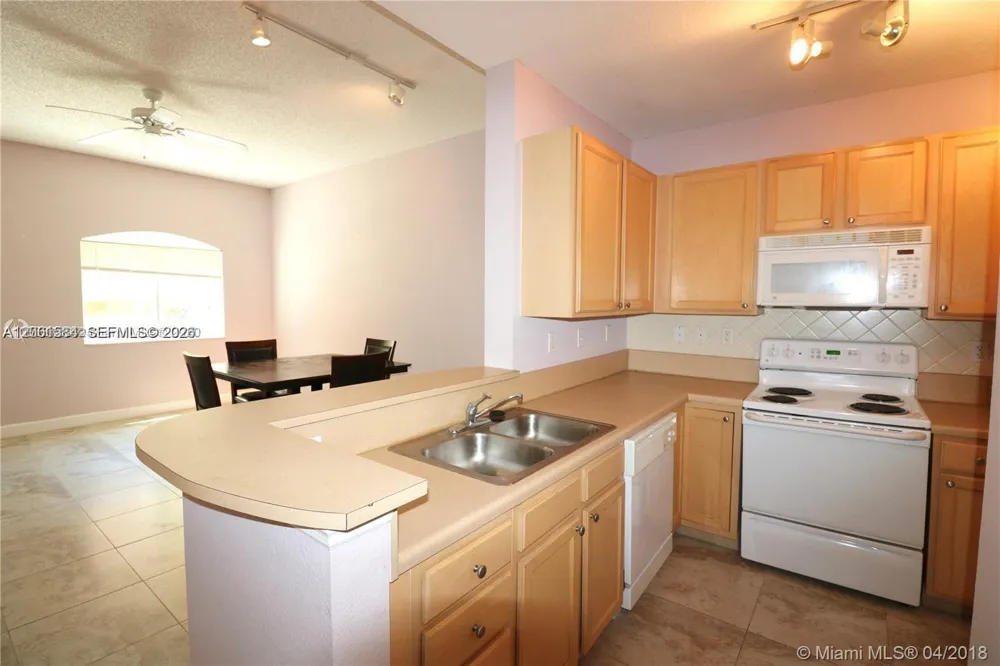 6001 SW 70th St #117 South Miami, FL 33143