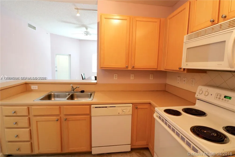 6001 SW 70th St #117 South Miami, FL 33143