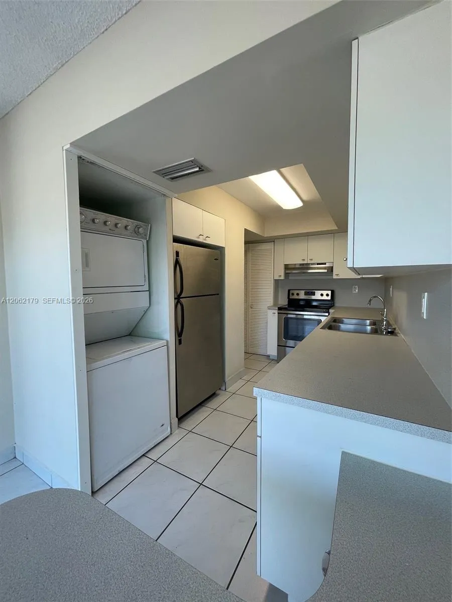 1350 SW 122nd Ave #212 Miami, FL 33184