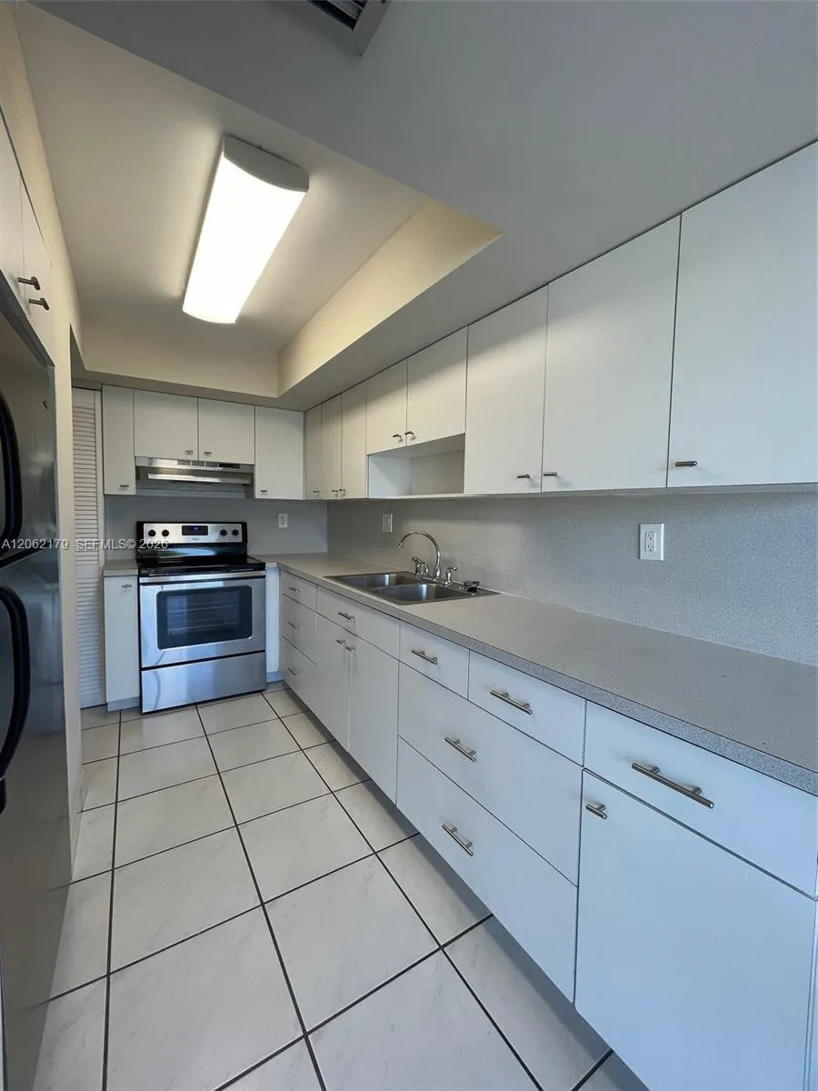 1350 SW 122nd Ave #212 Miami, FL 33184