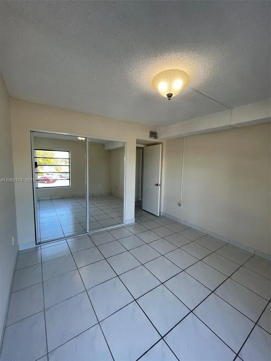 1350 SW 122nd Ave #212 Miami, FL 33184