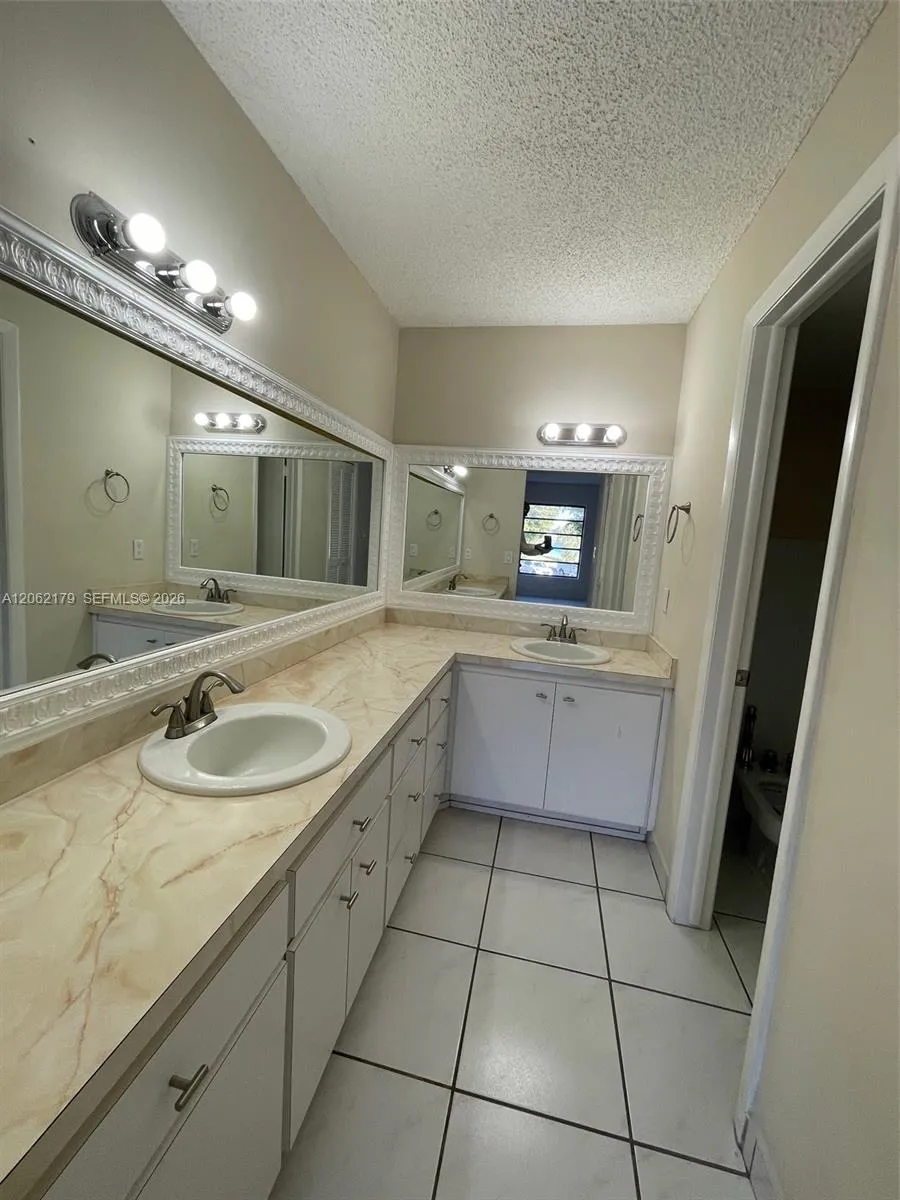 1350 SW 122nd Ave #212 Miami, FL 33184