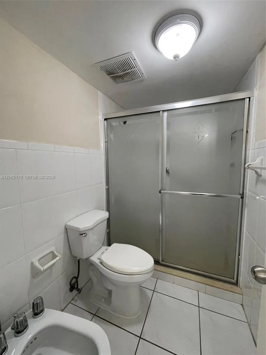 1350 SW 122nd Ave #212 Miami, FL 33184