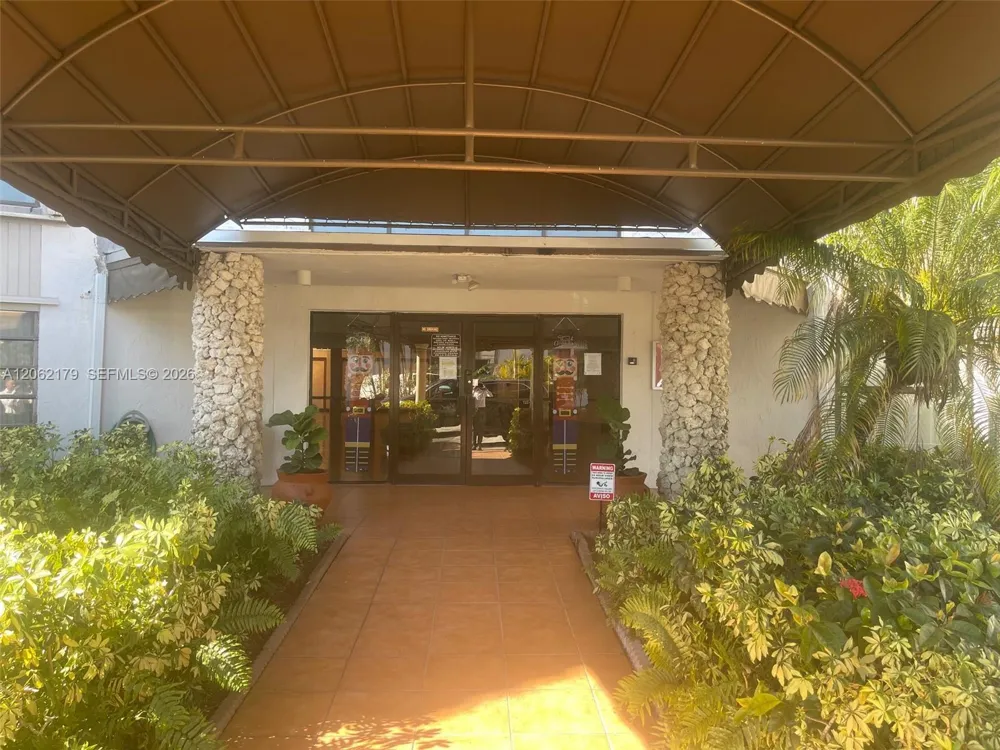 1350 SW 122nd Ave #212 Miami, FL 33184