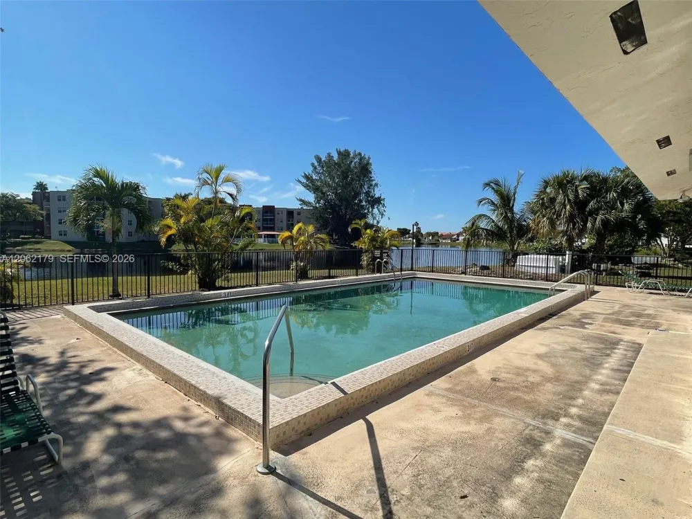 1350 SW 122nd Ave #212 Miami, FL 33184