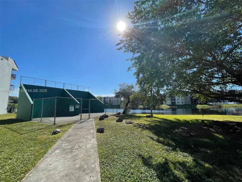 1350 SW 122nd Ave #212 Miami, FL 33184