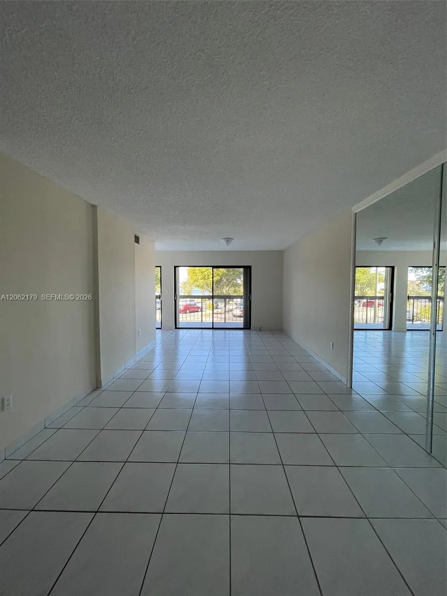 1350 SW 122nd Ave #212 Miami, FL 33184