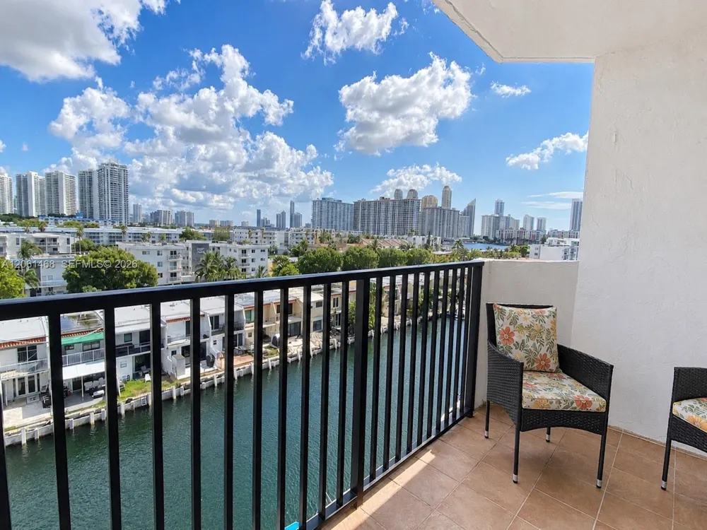 3703 NE 166th St #704 North Miami Beach, FL 33160
