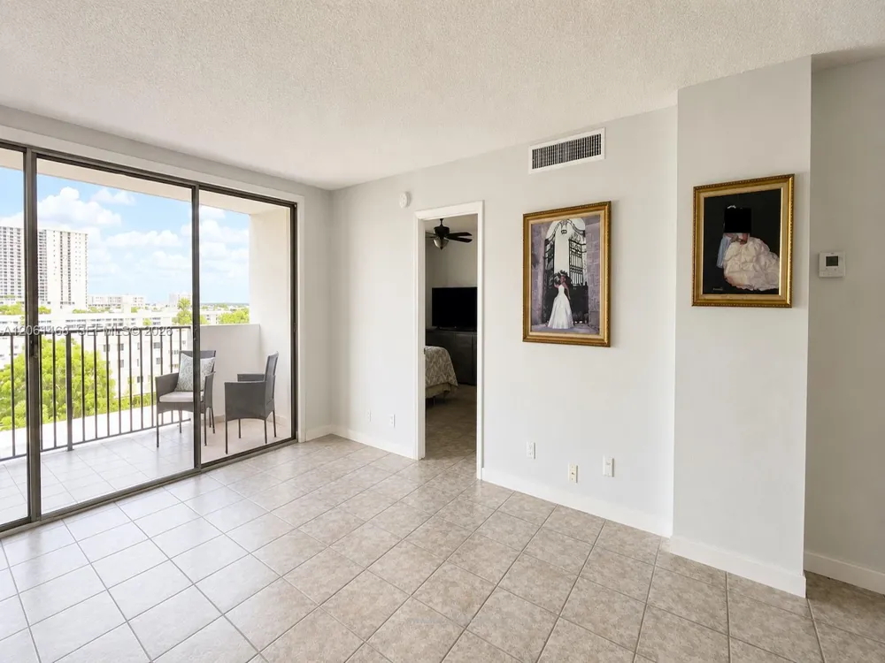 3703 NE 166th St #704 North Miami Beach, FL 33160