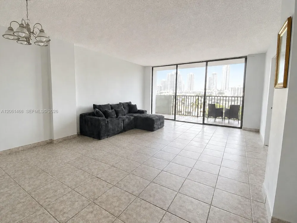 3703 NE 166th St #704 North Miami Beach, FL 33160