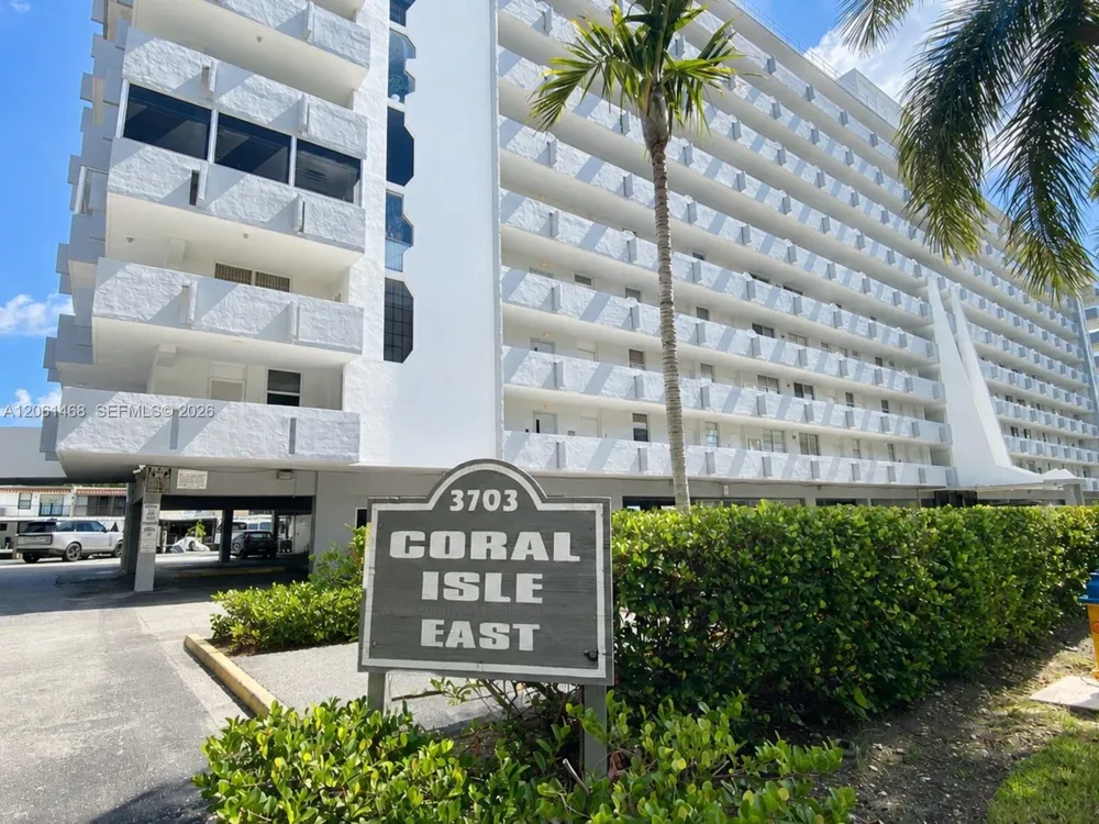 3703 NE 166th St #704 North Miami Beach, FL 33160