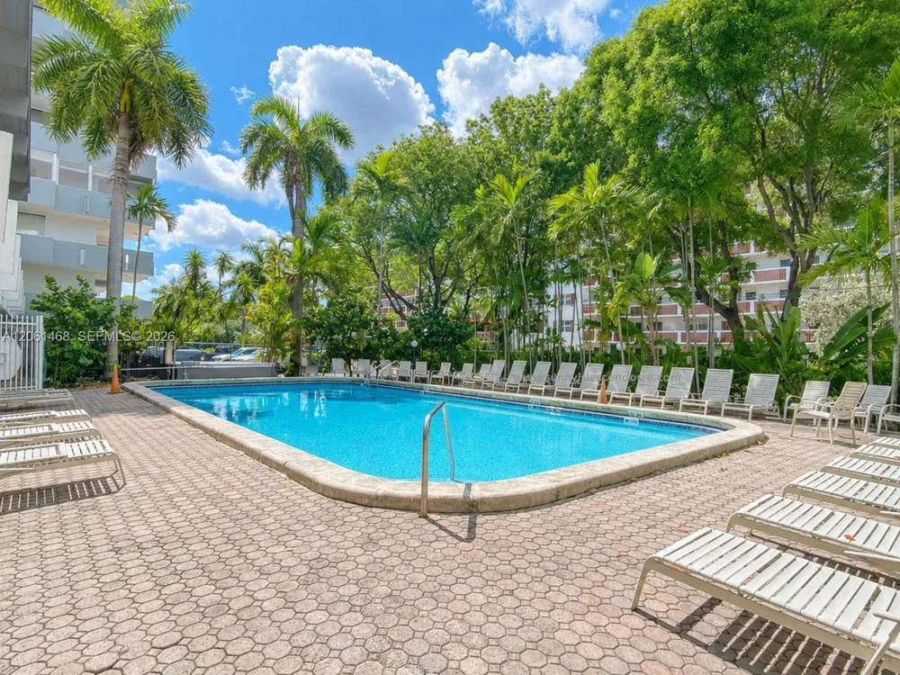 3703 NE 166th St #704 North Miami Beach, FL 33160