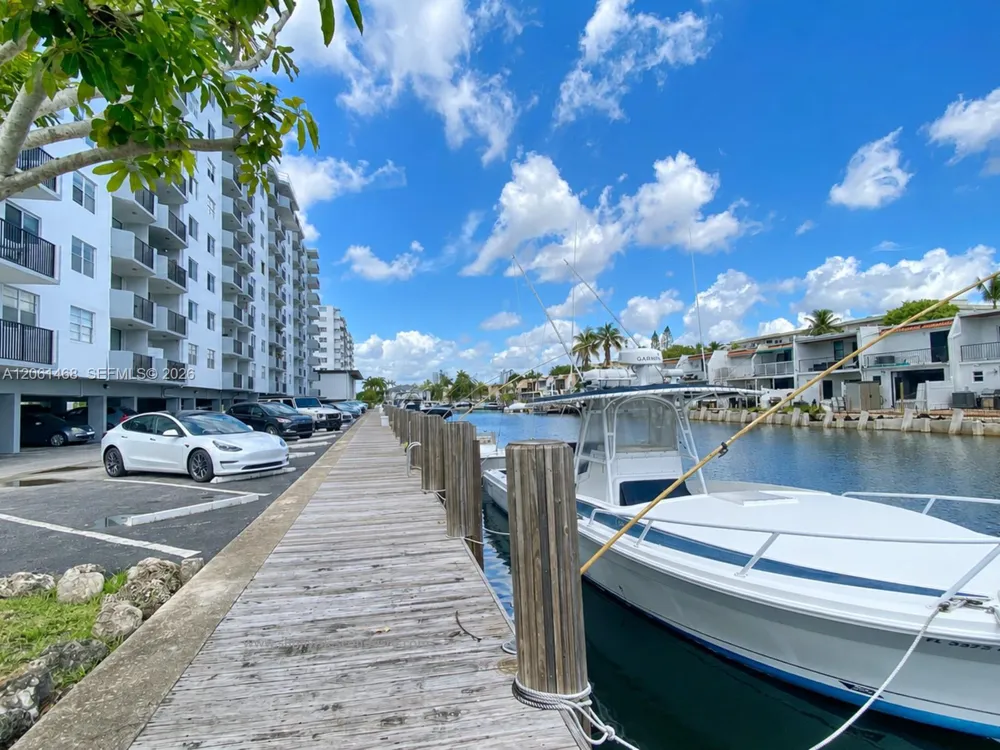 3703 NE 166th St #704 North Miami Beach, FL 33160