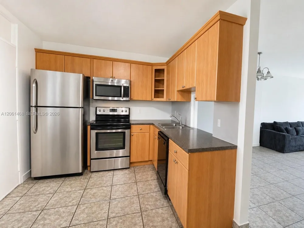 3703 NE 166th St #704 North Miami Beach, FL 33160