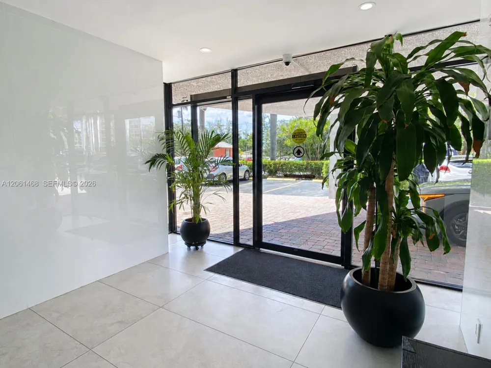3703 NE 166th St #704 North Miami Beach, FL 33160