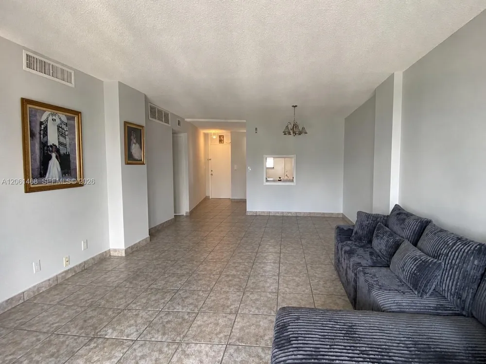 3703 NE 166th St #704 North Miami Beach, FL 33160