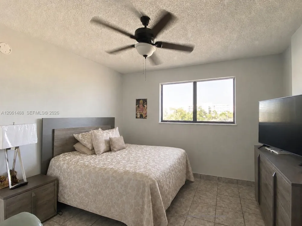3703 NE 166th St #704 North Miami Beach, FL 33160