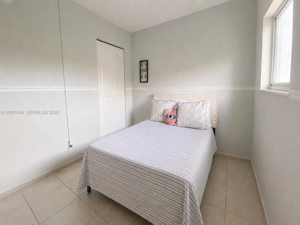 3703 NE 166th St #704 North Miami Beach, FL 33160