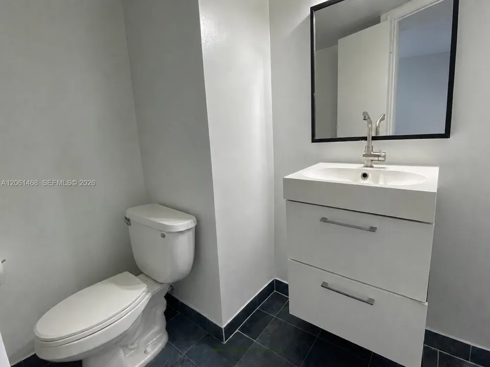 3703 NE 166th St #704 North Miami Beach, FL 33160