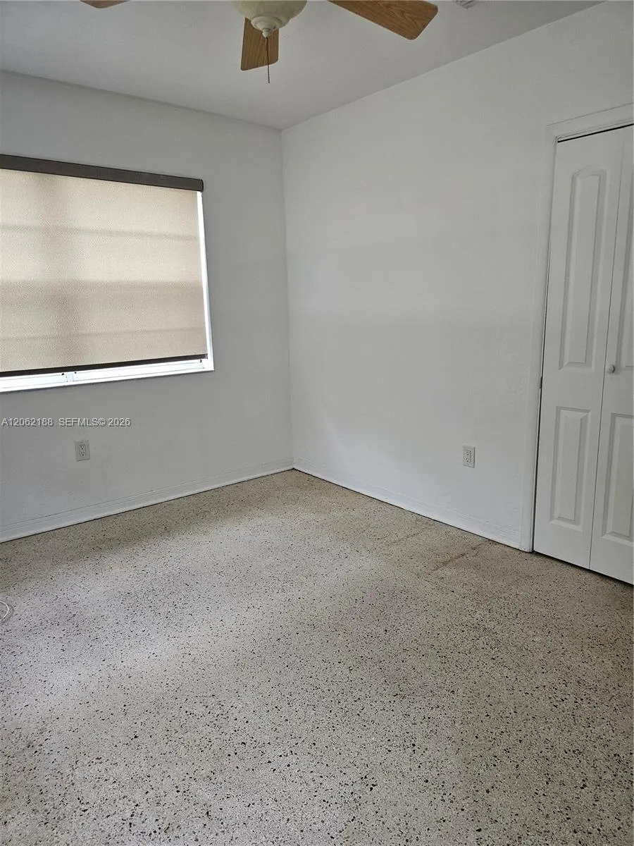 648 E 28th St Hialeah, FL 33013