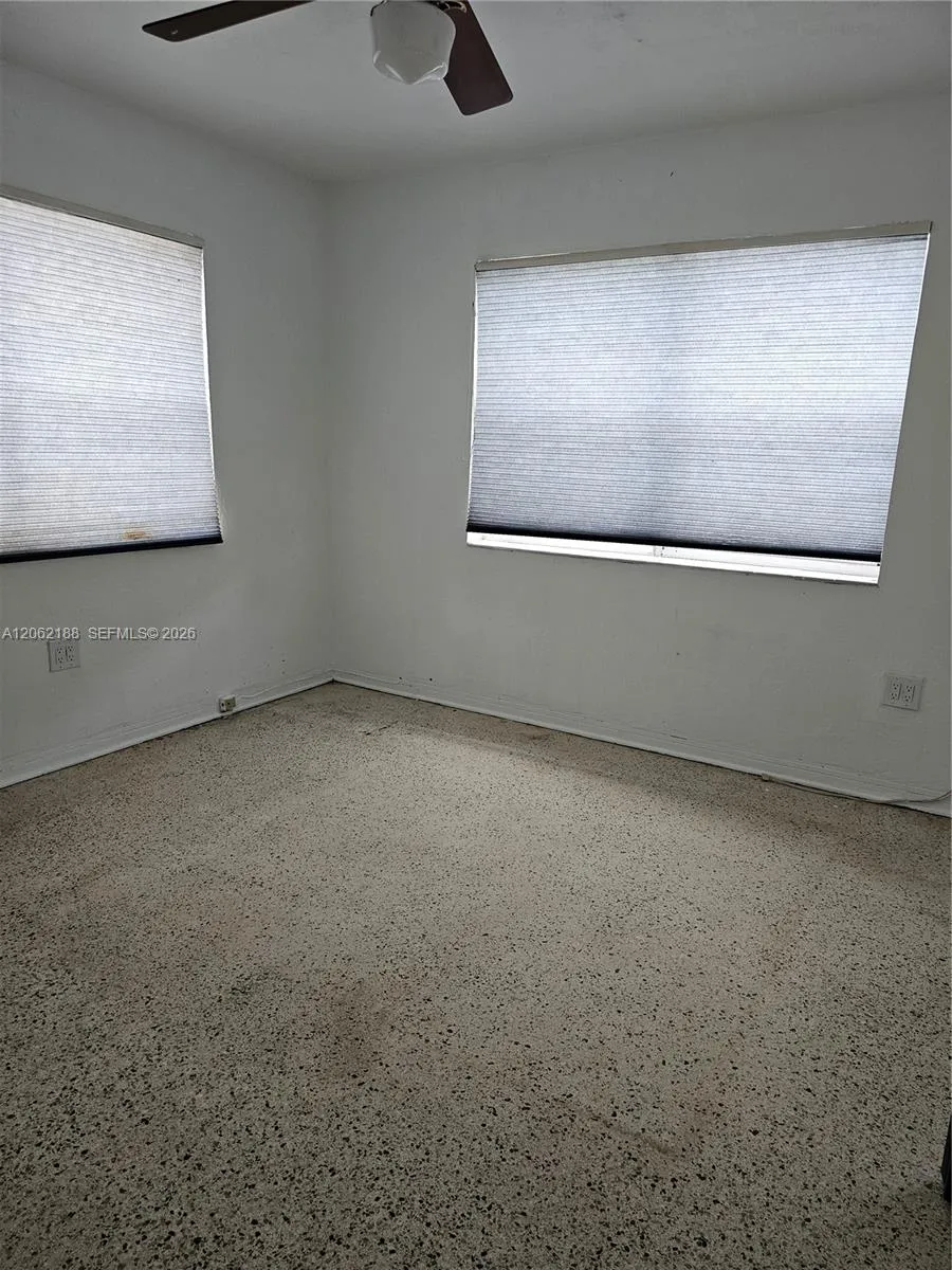 648 E 28th St Hialeah, FL 33013