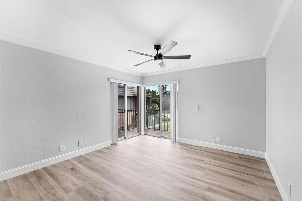 1866 Fairview Villas Drive #3 Palm Springs, FL 33406