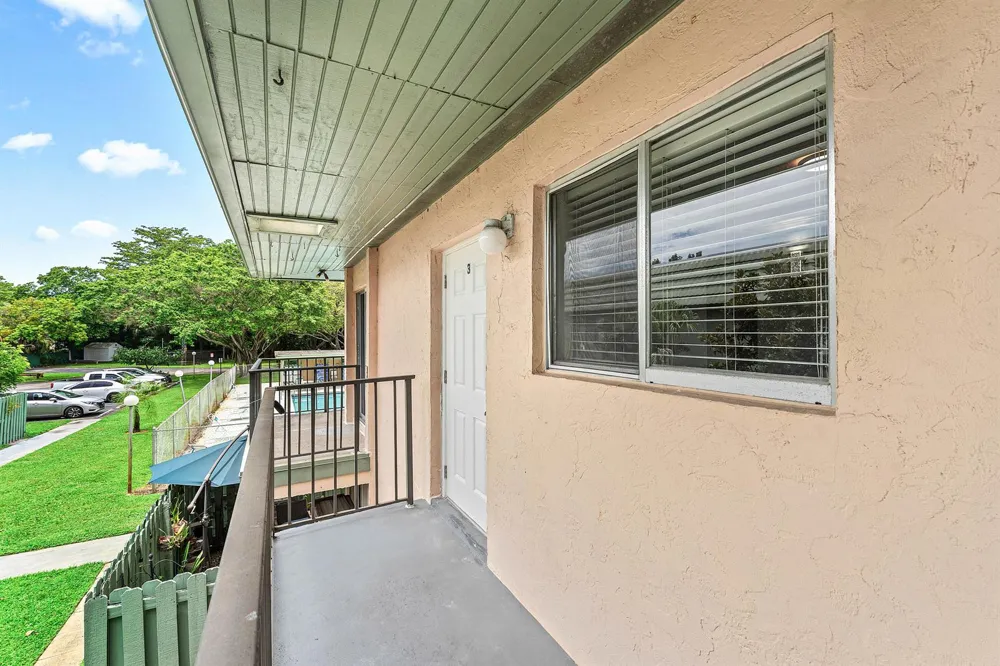 1866 Fairview Villas Drive #3 Palm Springs, FL 33406