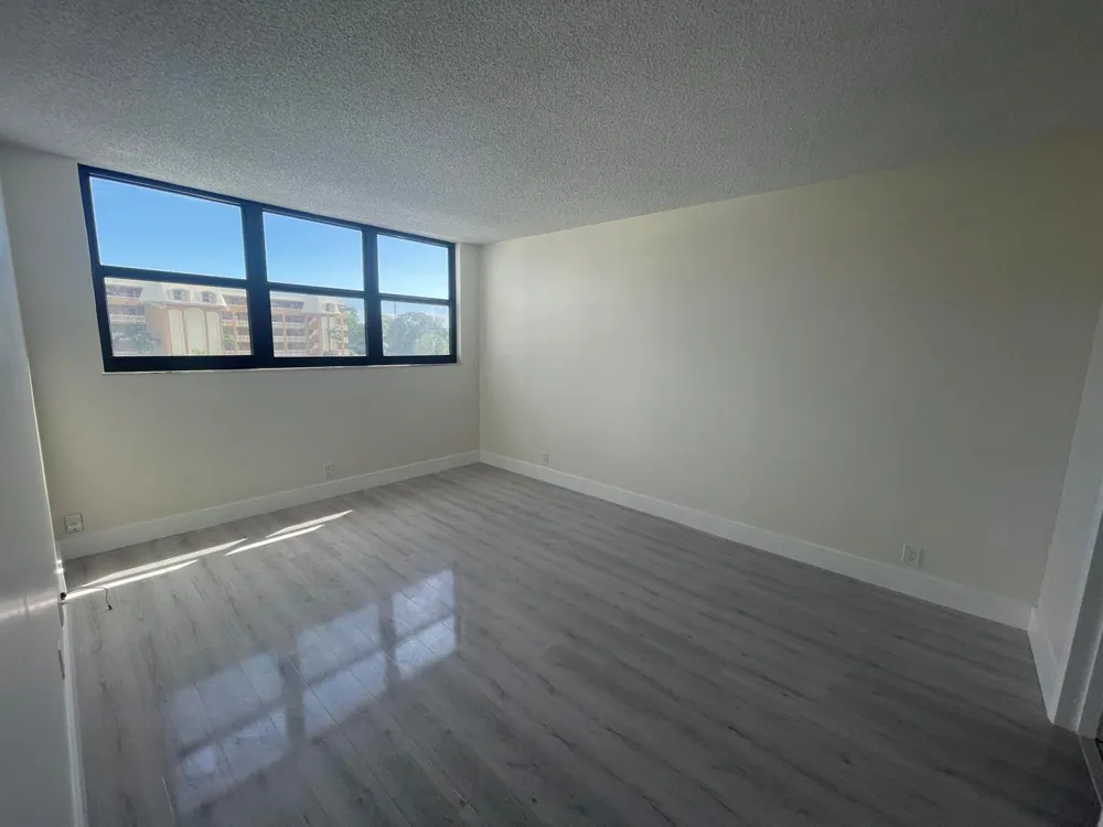 336 Golfview Road #309 North Palm Beach, FL 33408