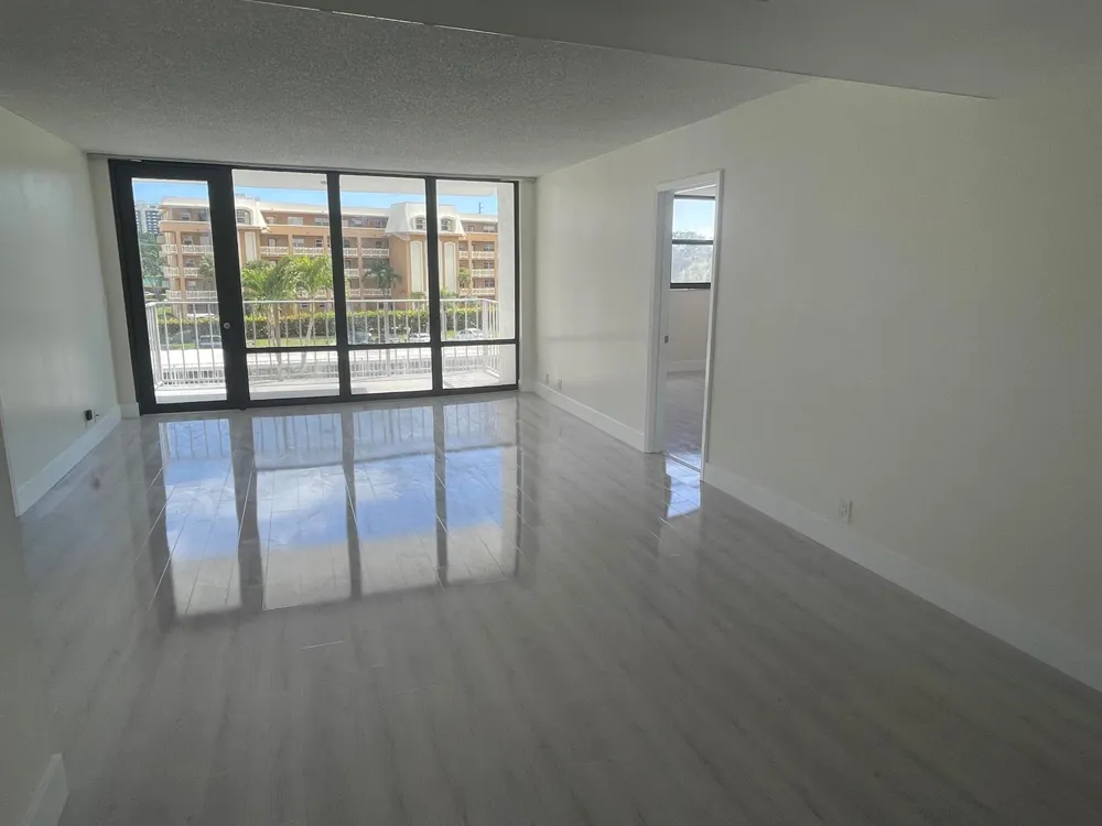 336 Golfview Road #309 North Palm Beach, FL 33408