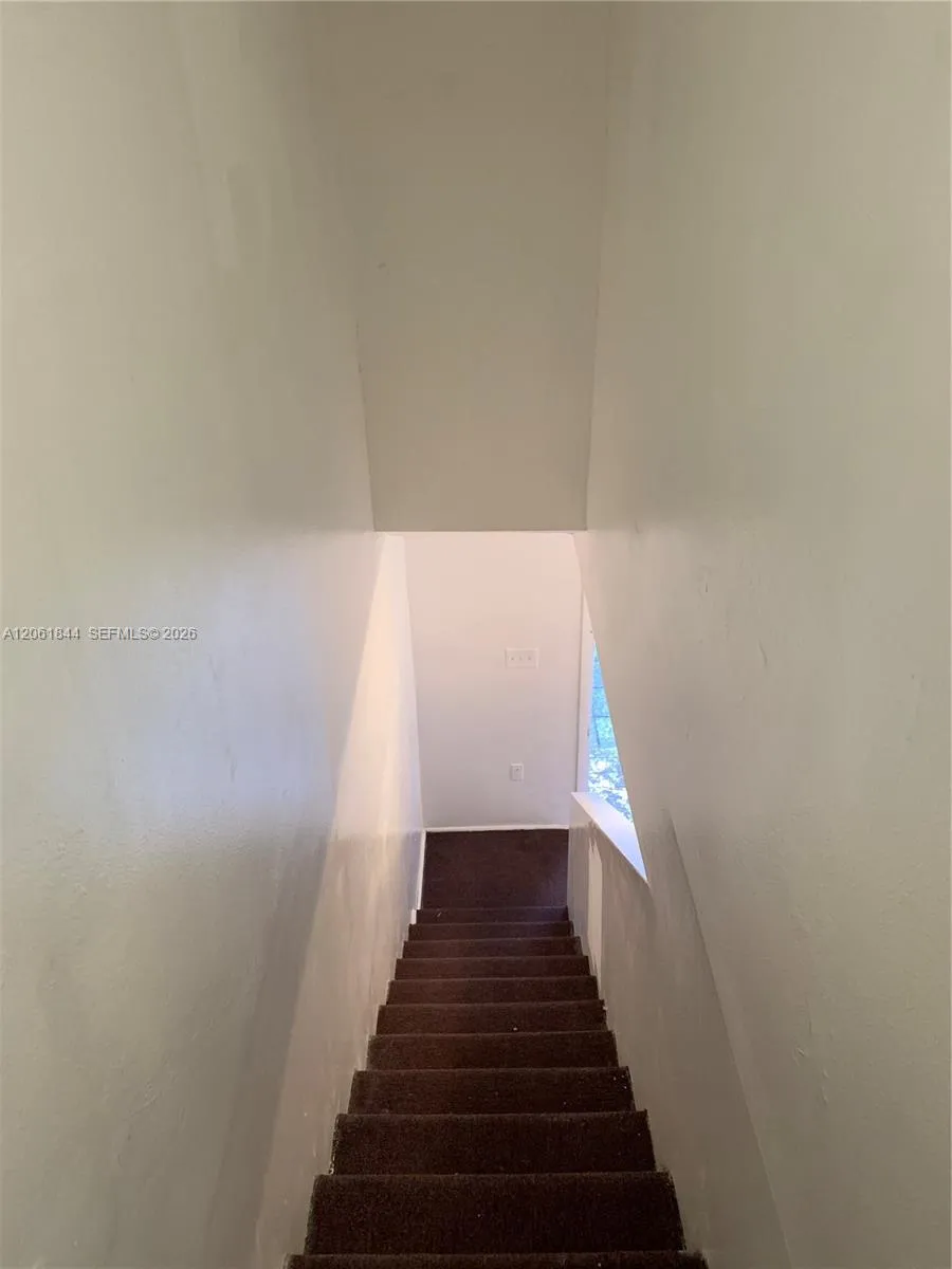5453 NW 169th Ter Miami Gardens, FL 33055