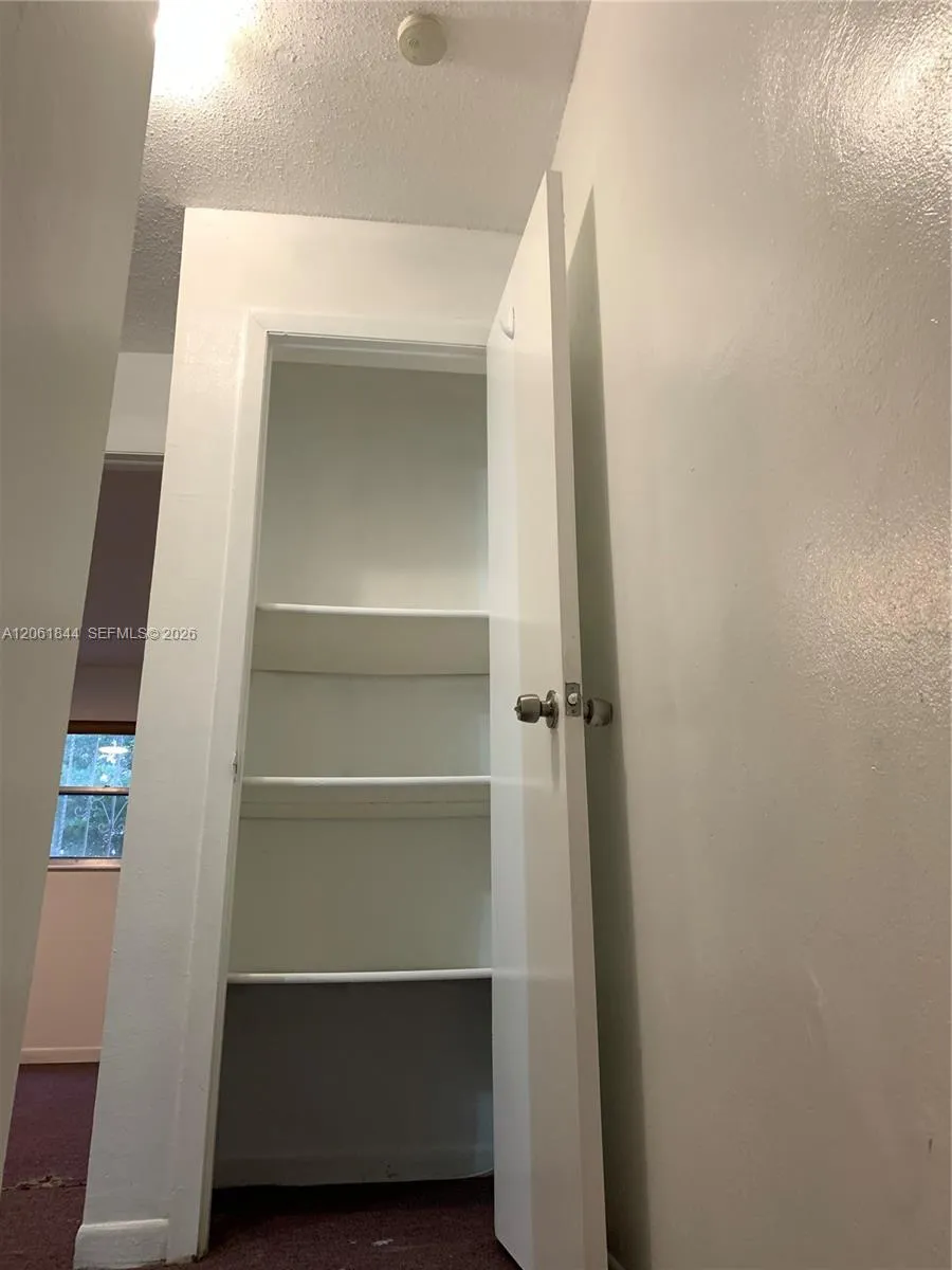 5453 NW 169th Ter Miami Gardens, FL 33055