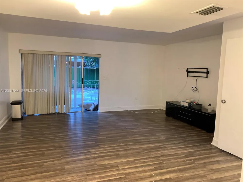 5453 NW 169th Ter Miami Gardens, FL 33055