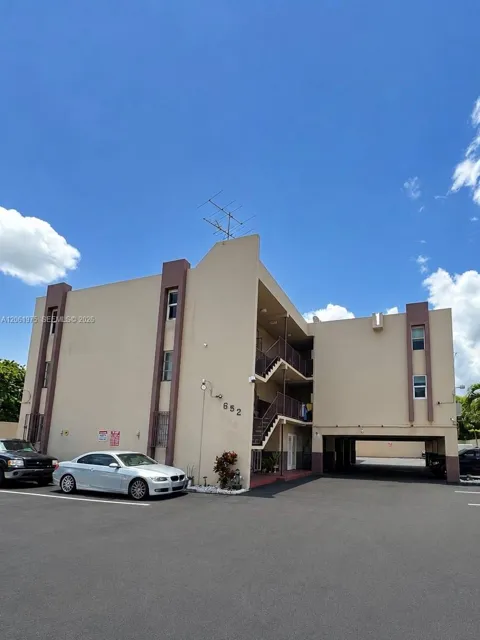 652 NW 3rd St #306