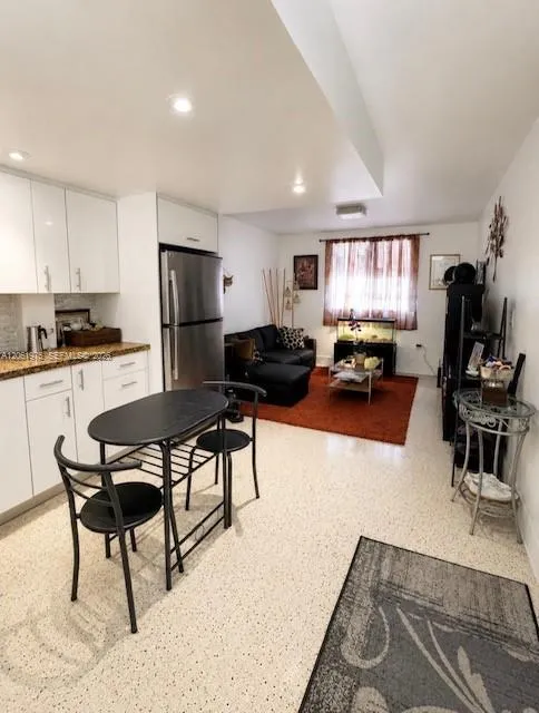 652 NW 3rd St #306 Miami, FL 33128