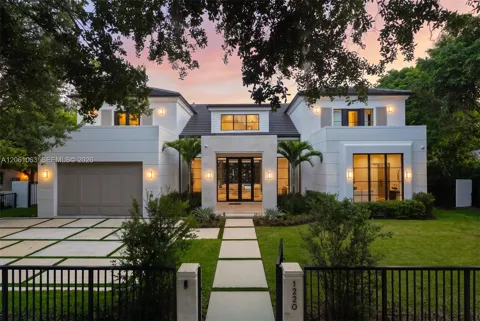 1220 S Alhambra Cir