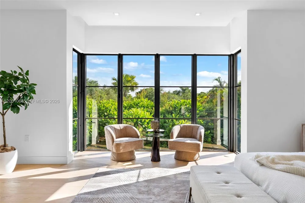 1220 S Alhambra Cir Coral Gables, FL 33146