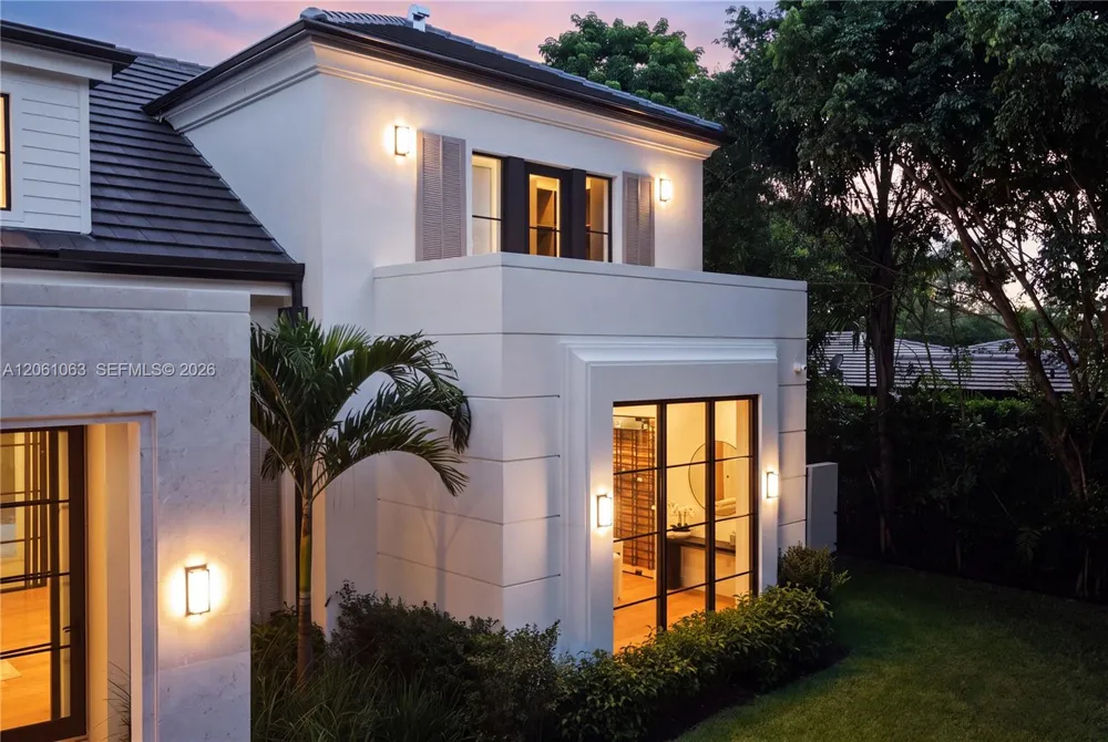 1220 S Alhambra Cir Coral Gables, FL 33146