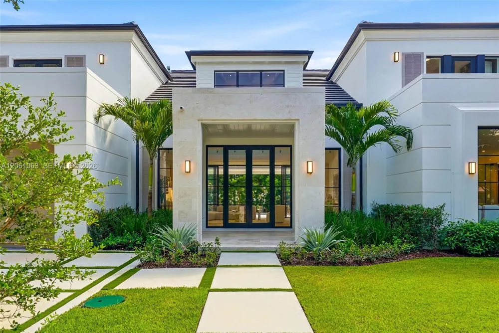 1220 S Alhambra Cir Coral Gables, FL 33146